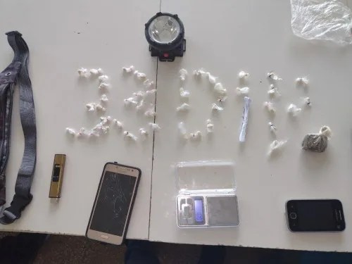 Polícia Civil prende jovem com 50 trouxinhas de oxi no AM