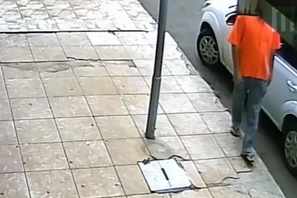 VÍDEO: Homem com Covid-19 é preso após contaminar maçanetas de carros