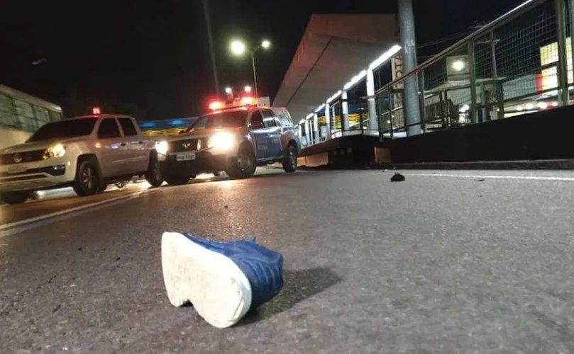 Mulher atropela e arrasta o genro por 70 metros após briga familiar