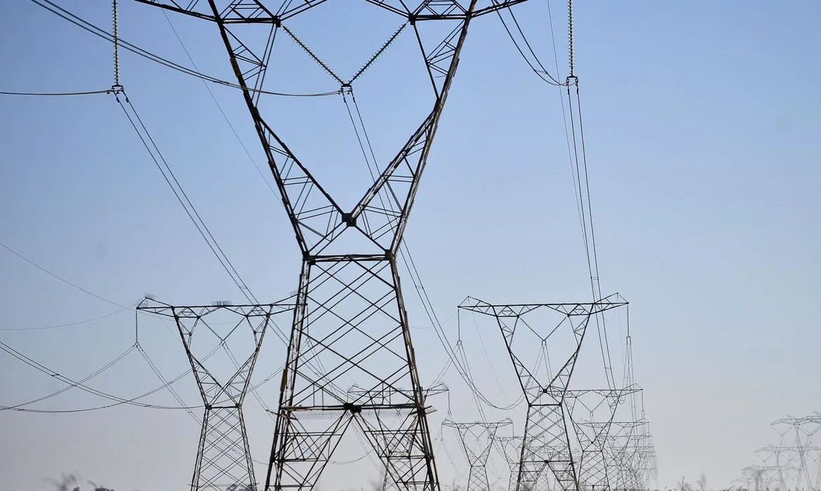 Contas de luz vão ficar mais caras no mês de junho
