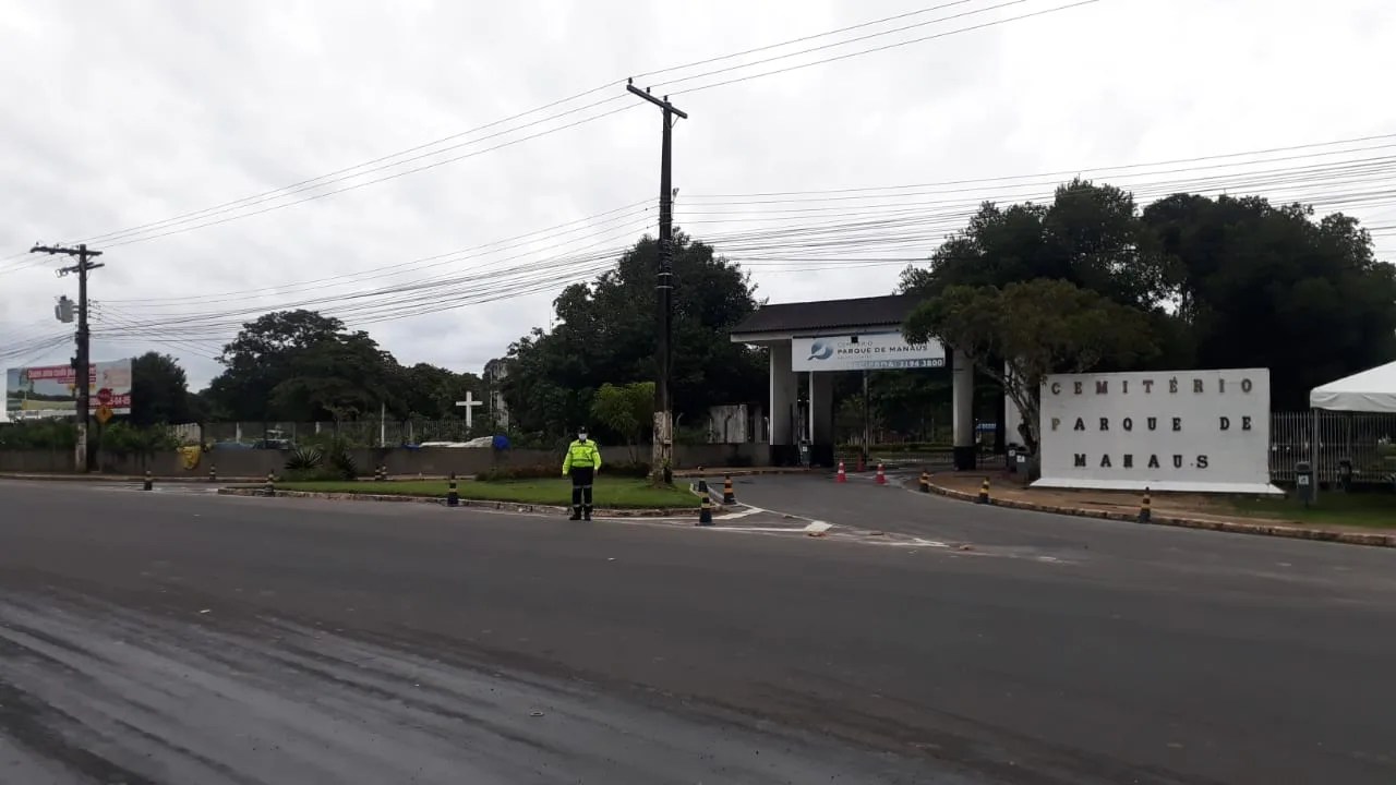 Em Manaus, visitação aos cemitérios terá reforço nas linhas de ônibus