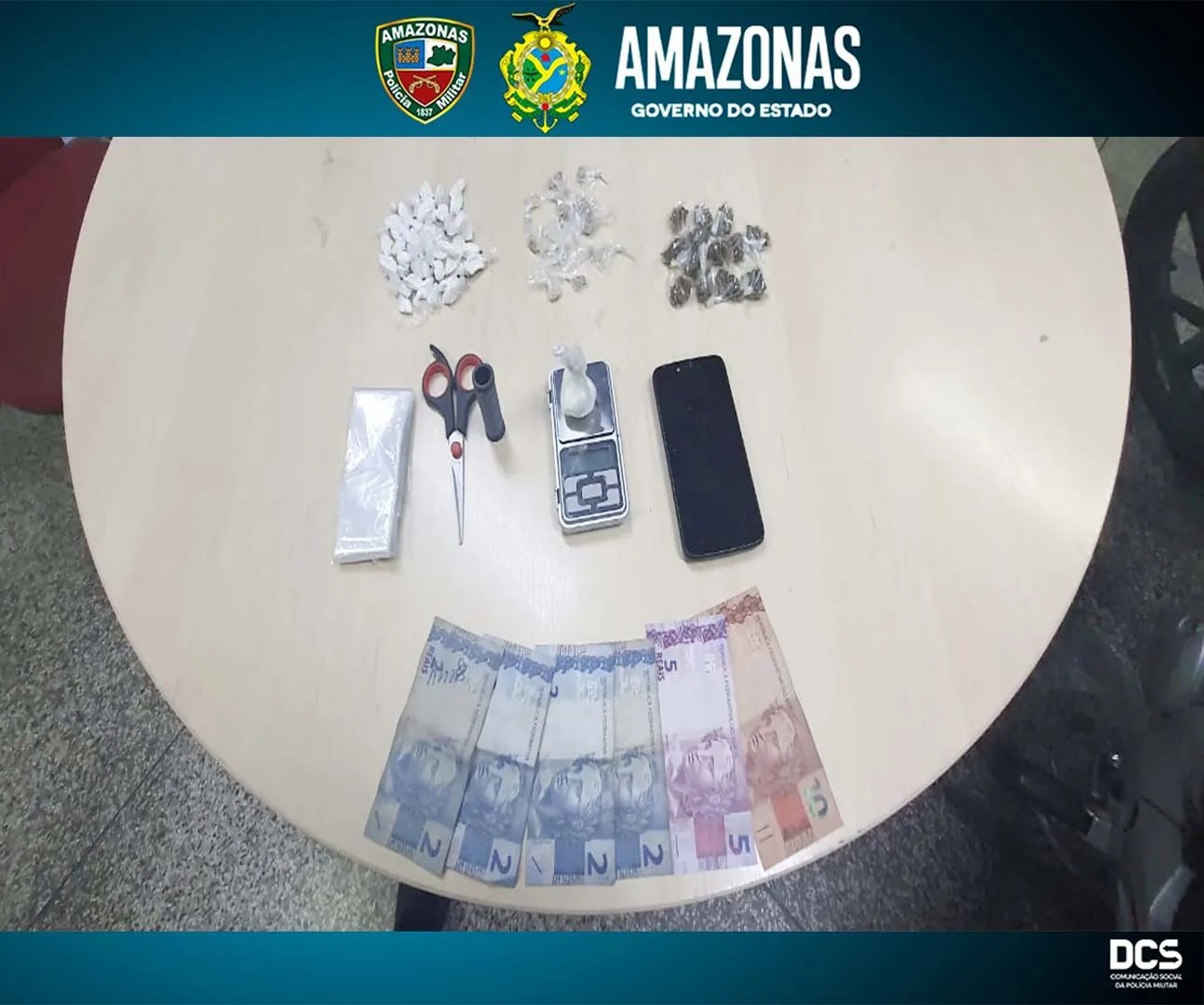 Polícia Militar prende dupla com drogas no Tarumã