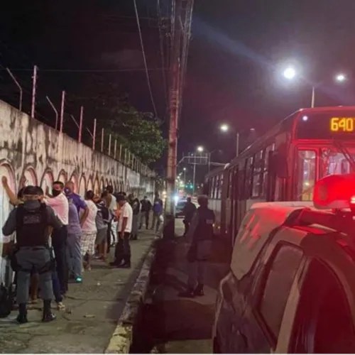 Durante Operação Catraca, PM detém foragido em ônibus em Manaus