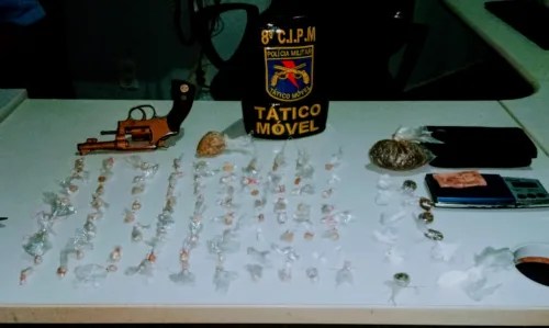 Drogas e dinheiro são apreendidos no bairro Redenção