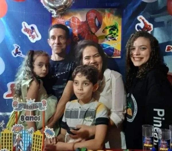 CRUELDADE: Homem mata esposa e três filhos a marretadas