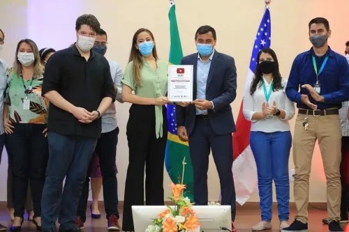 Governador do AM anuncia gratificação de um salário para profissionais envolvidos no programa ‘Aula em Casa’
