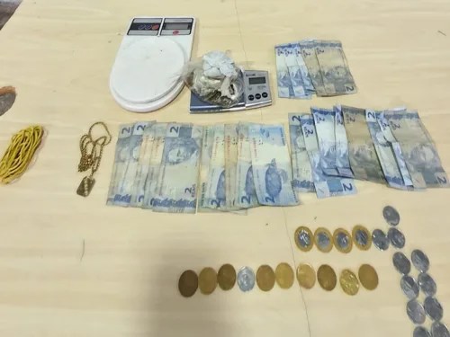 Mulher que se passava por médica é solta ao pagar fiança de R$ 10 mil