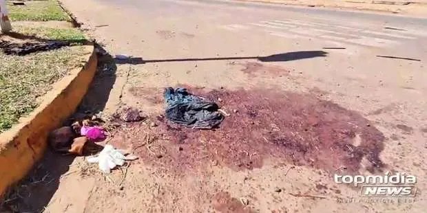 Mulher é encontrada ensanguentada após ser agredida com socos, chutes e pedradas