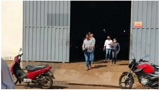 Homem mata casal por acreditar que eles teriam infectado pai e irmão com a Covid-19