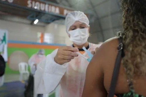 Amazonas já aplicou 3.350.957 doses de vacina contra Covid-19 até esta quinta-feira (02)