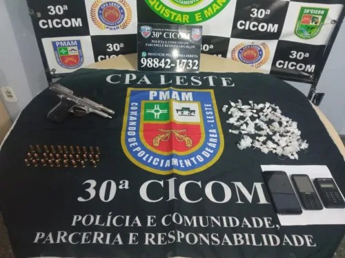 PM recupera motocicleta com restrição de roubo na zona Leste