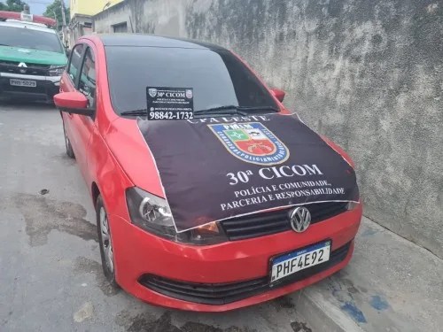 Carro com restrição de roubo é recuperado no bairro Jorge Teixeira