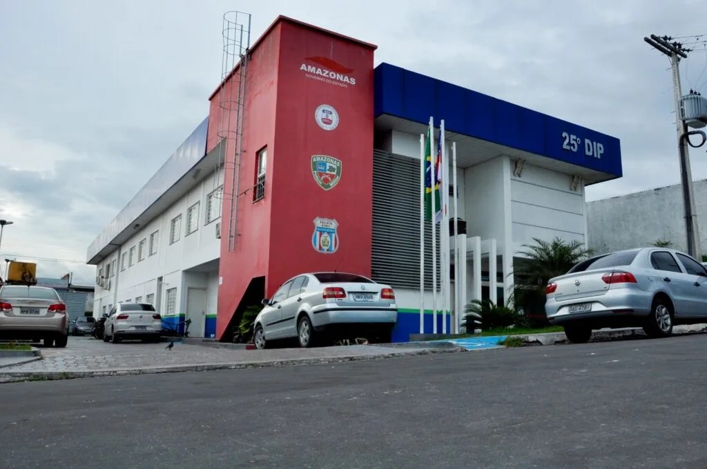Vulgo “Rafa” é preso após assaltar drogaria na zona Norte de Manaus