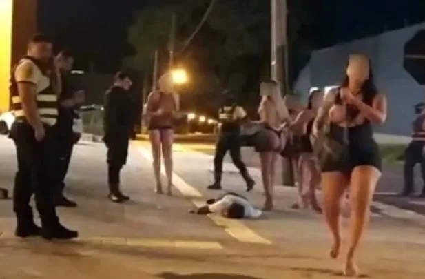 VÍDEO: travestis quebram dentes e rasgam orelha de Policial Federal
