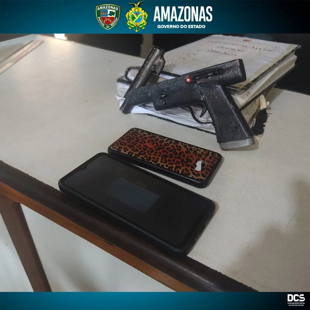 PM prende em flagrante dupla acusada de roubo de celulares no AM