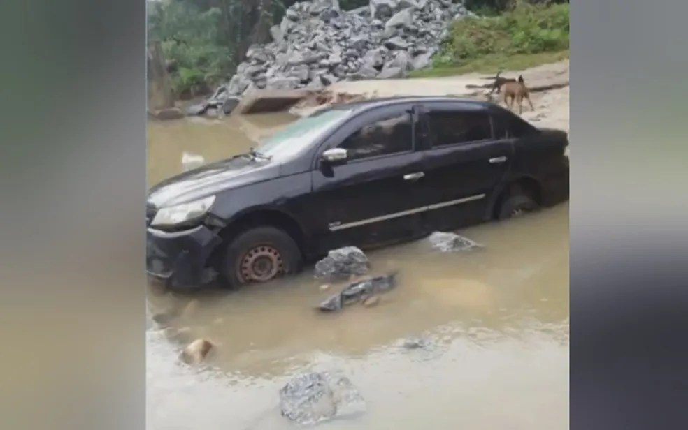 Casal é achado morto dentro de carro; suspeita é intoxicação por gás