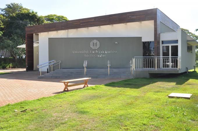 Por uma Universidade Travesti