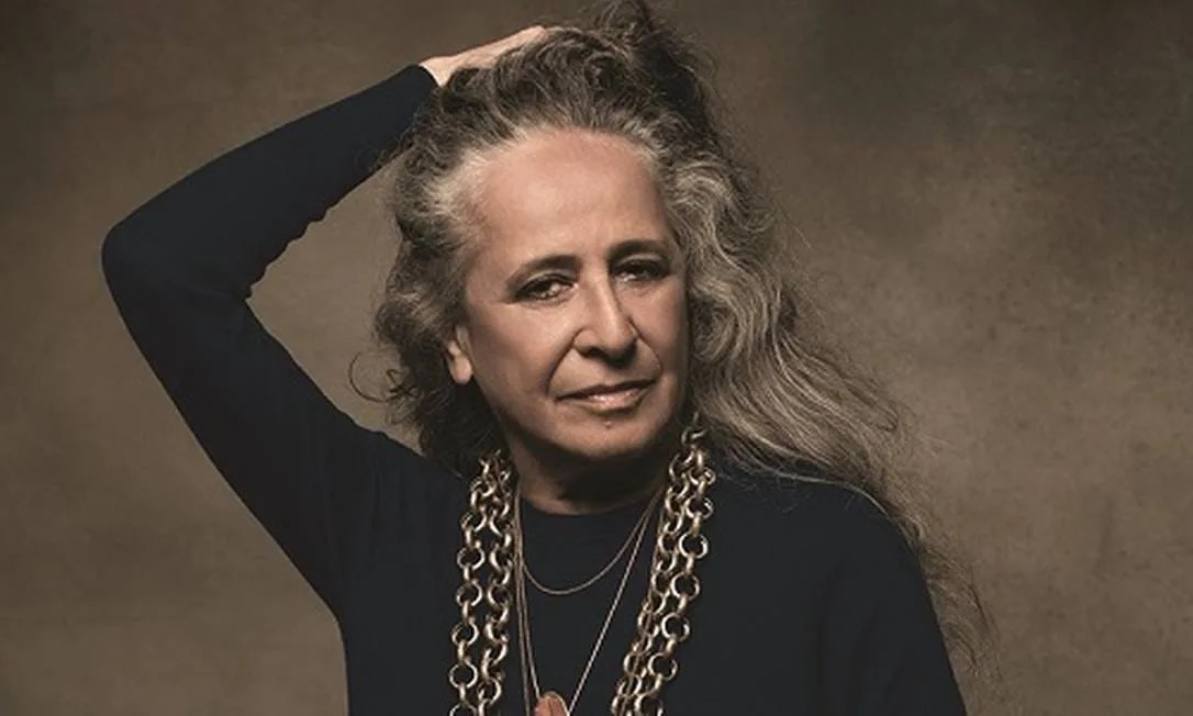 Maria Bethânia estreia sua primeira live