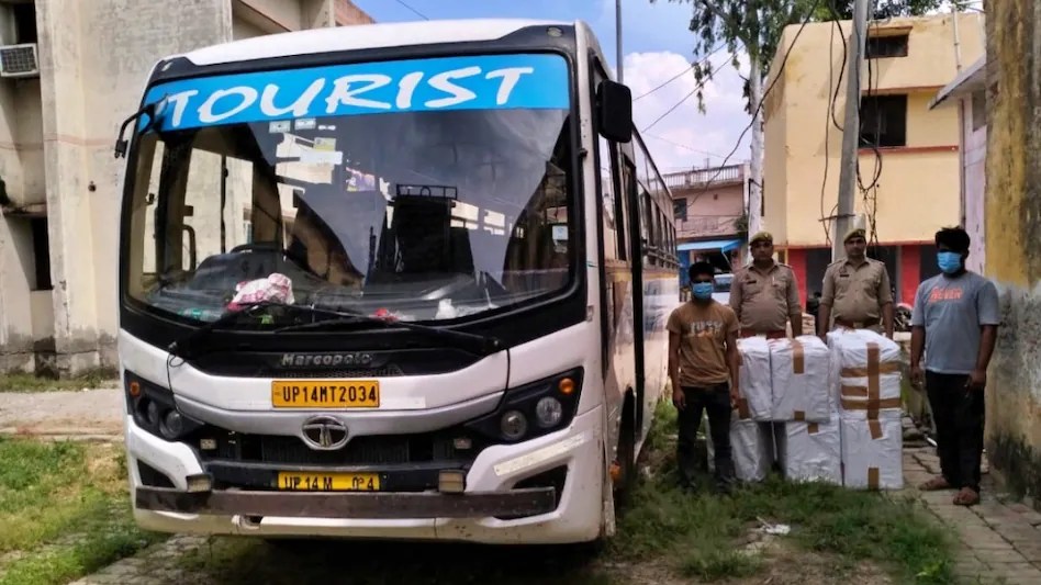 यूपी बागपत में बस से 200 किलो विस्फोटक बरामद