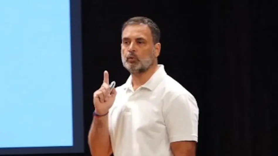 कर्नाटक और महाराष्ट्र में वोट चोरी का दावा