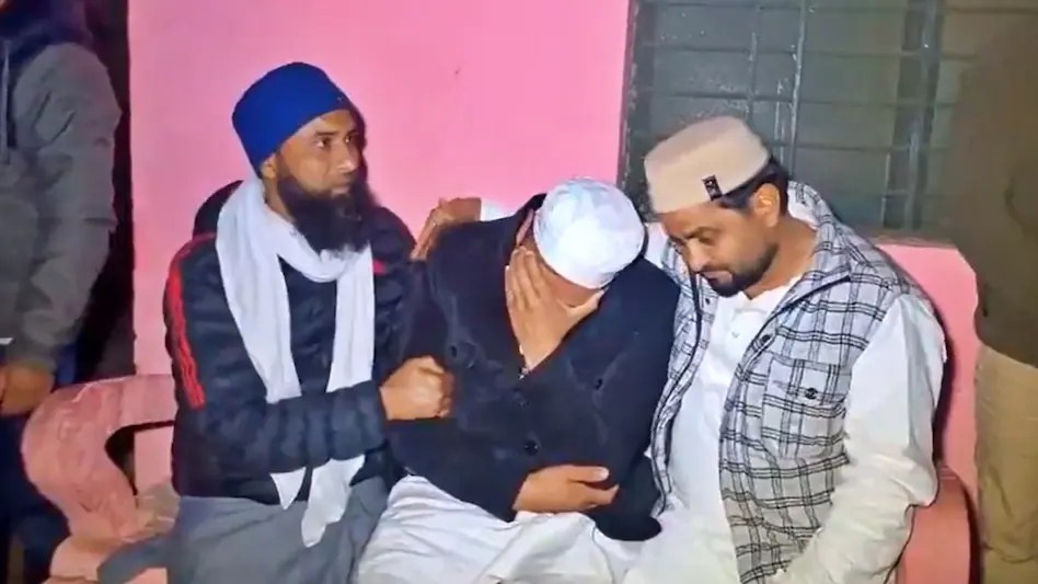 डंपर से टकराई क्रेटा कार, मौलाना समेत 4 की मौत