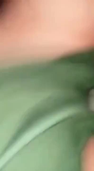 Hijau Ngewe Di Kuburan Baju