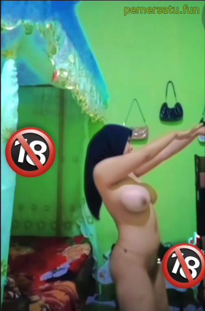 P12 Hijab Jilbab Ukhty Merangsang Diri Sendiri