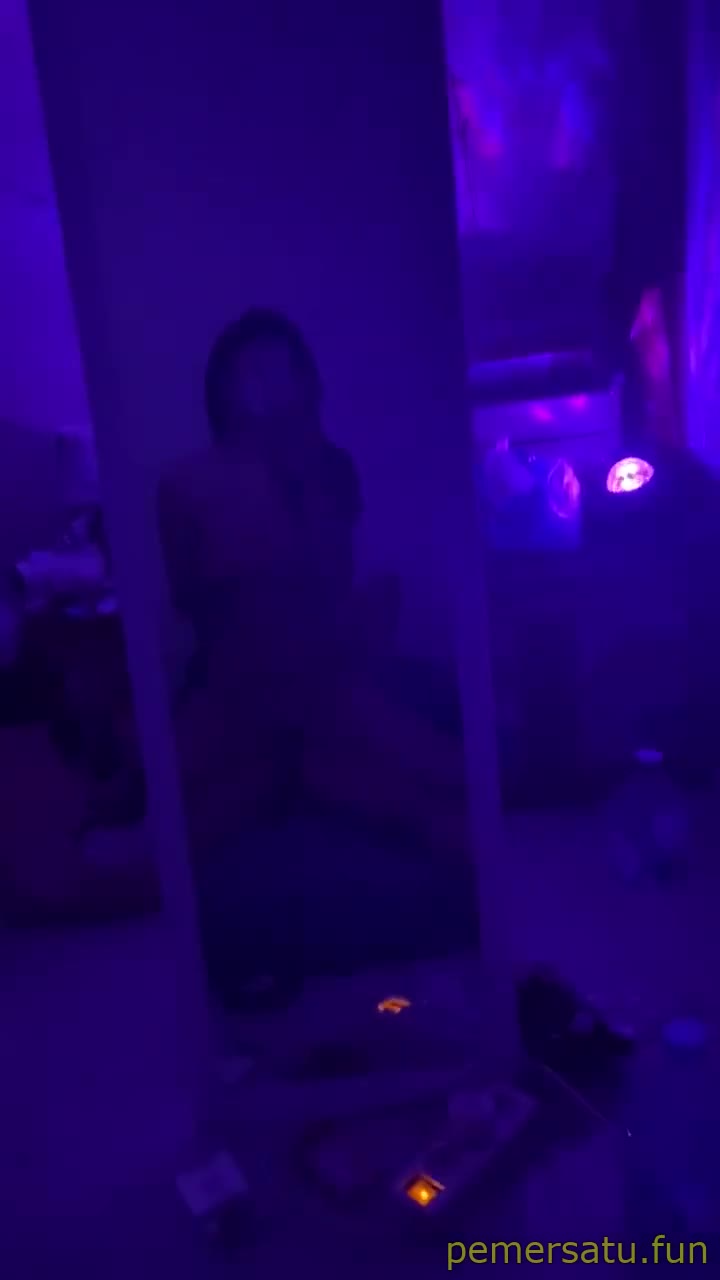 P9 Pacar Penurut Bisa Dientot Kapanpun