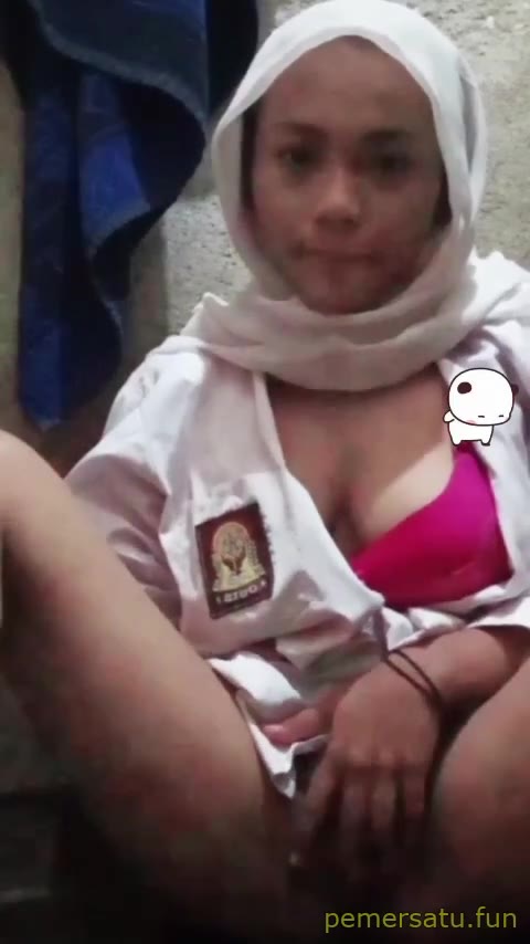 P84 Arfyana Abg 18yo Viral Hijab Sange