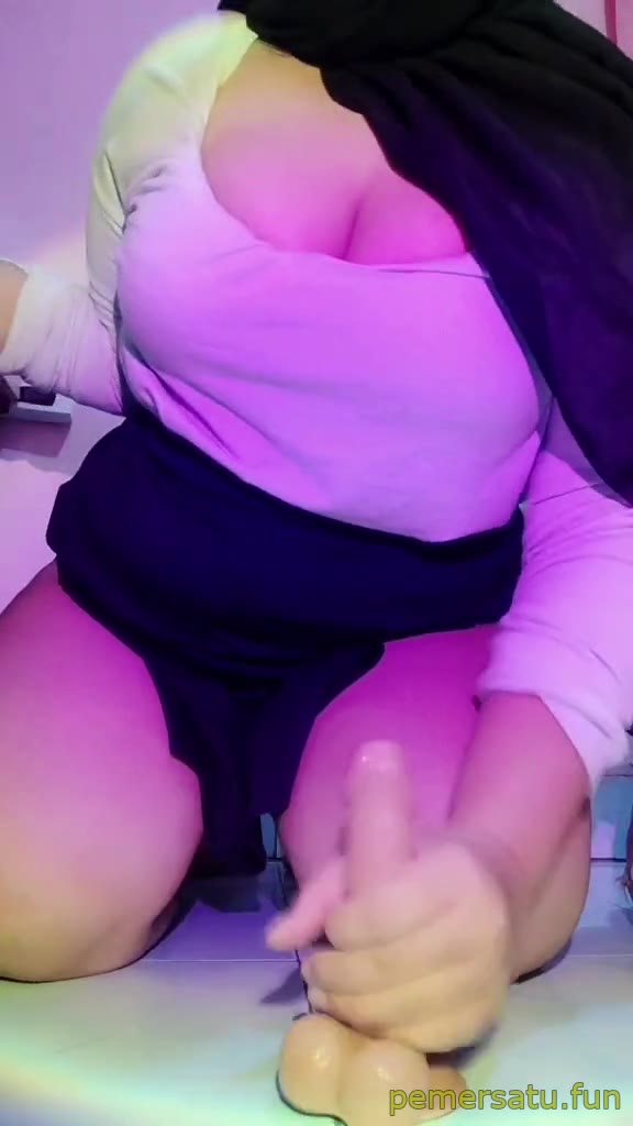 P1 Heni 18yo Viral Imut Tobrut