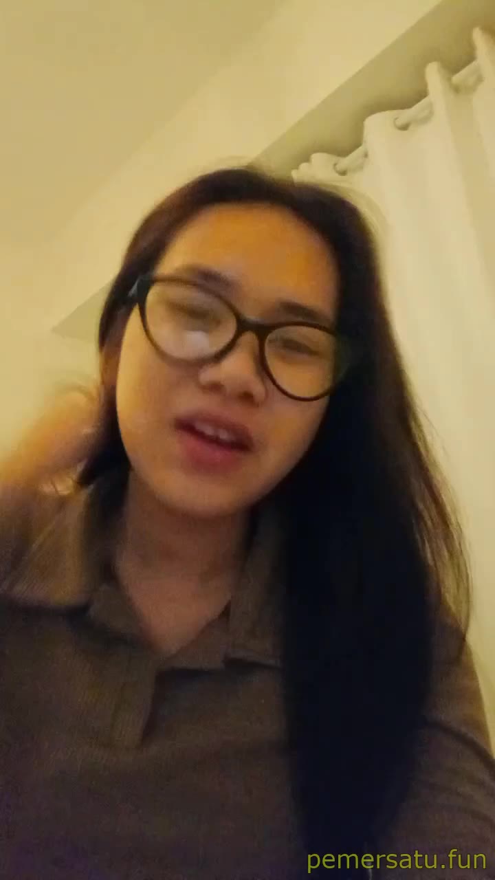 P16 Zeya Abg 18yo Kacamata Sange