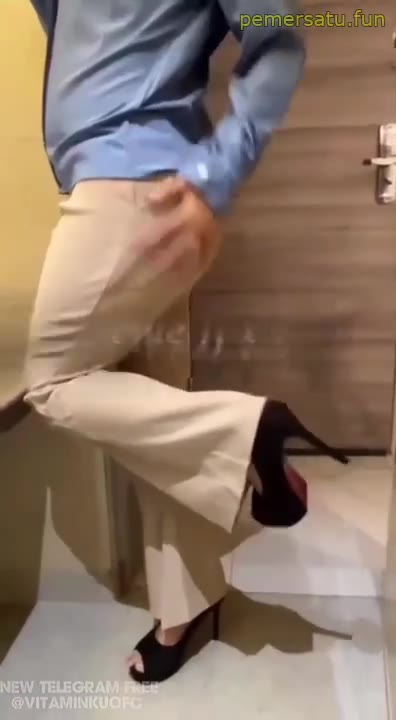  Bokep Viral Hijaber emkliaxx dapet cust liar full durasi - Hijab