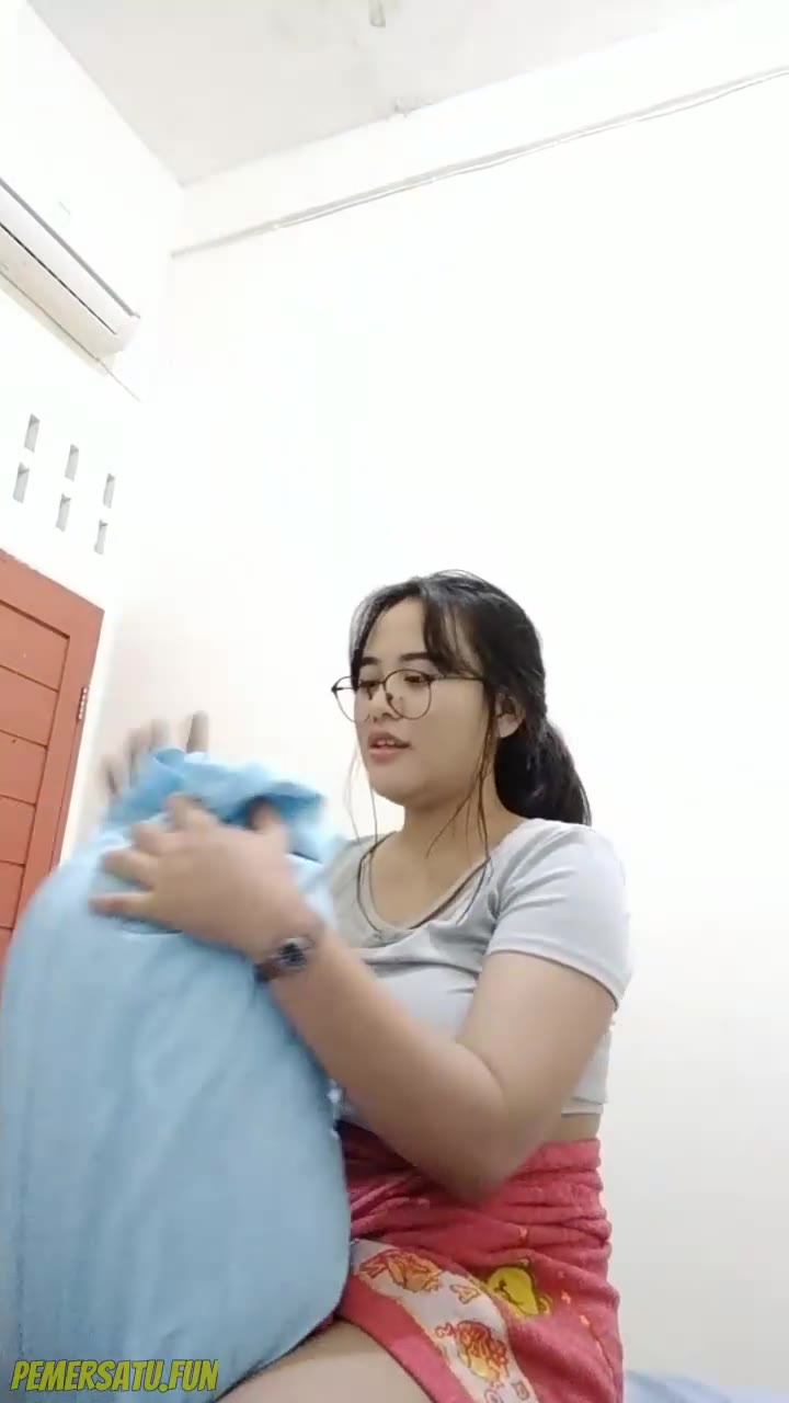 Fulldur Skandal Dewi Penjual Es Desa 18yo Sange