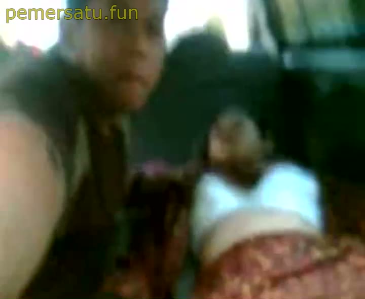 Mobil Bokep Ibu Lurah Berjilbab Selingkuh Di
