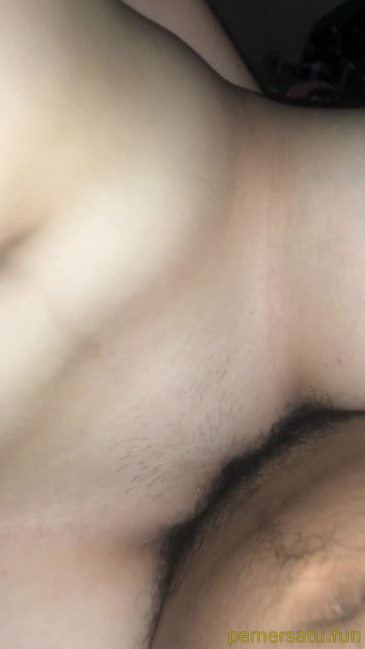 P2 Abg Mulus Memek Merah 18yo Dientot Kang Parkir Bertato