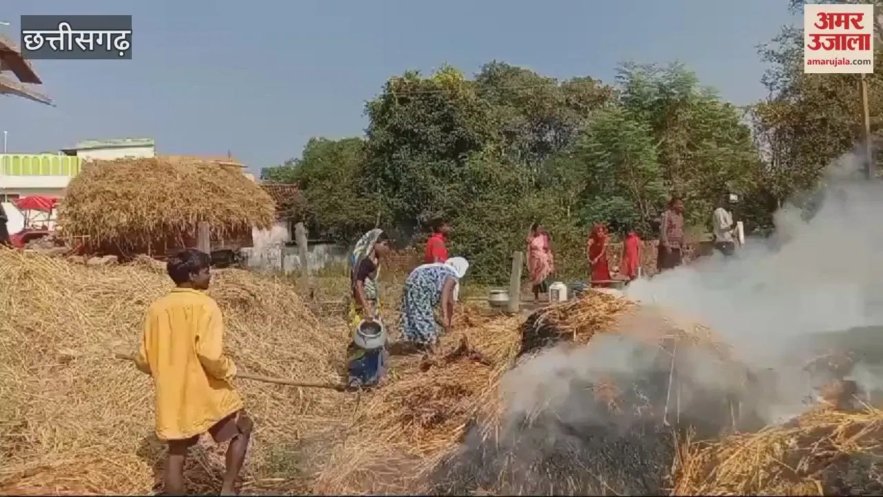 सीजी- VIDEO : कोरिया में खलिहान में लगे धान के ढेर में लगी आग, फायर ब्रिगेड पहुंचने से पहले सबकुछ जलकर राख – INA