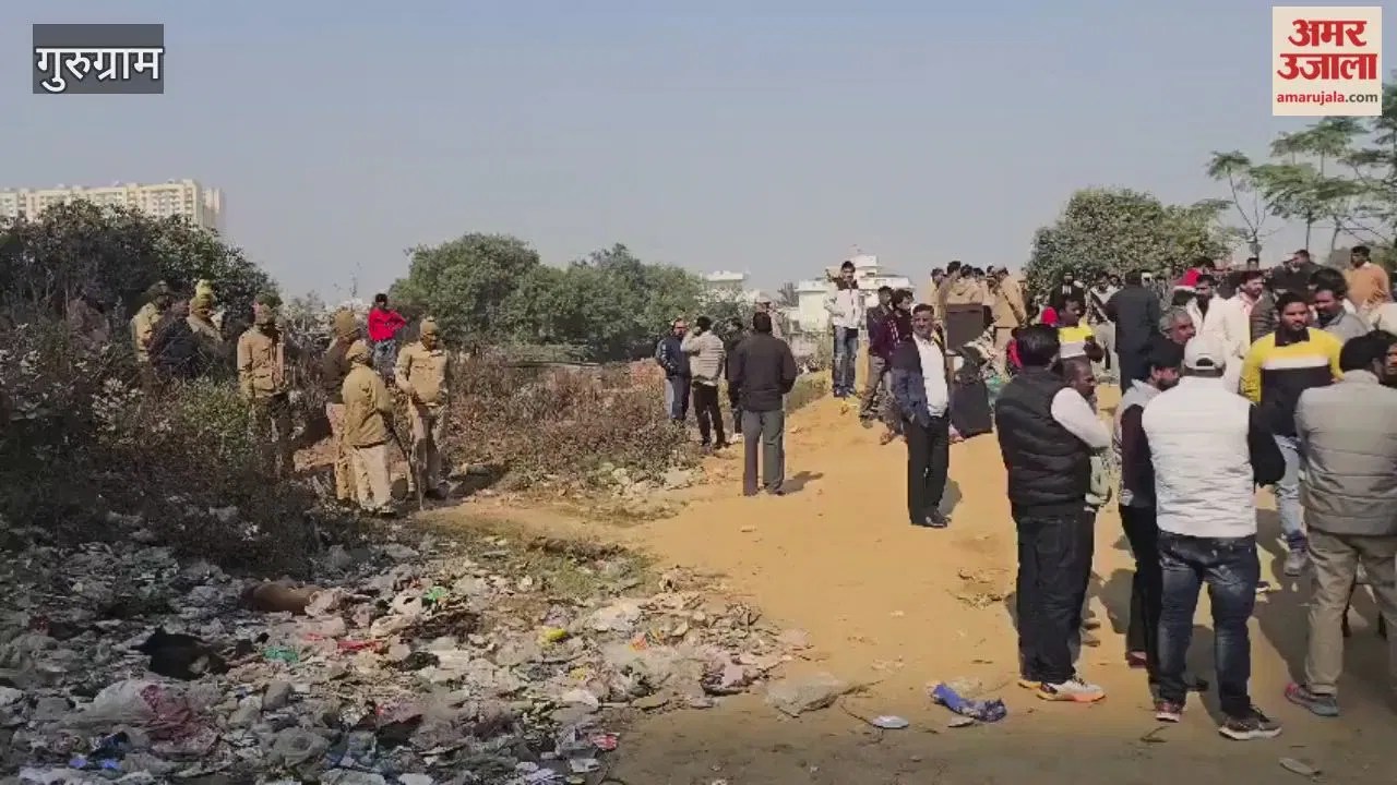 गुरुग्राम में बुलडोजर पर चढ़ी महिलाएं: अतिक्रमण हटाओ मुहिम पर स्थानीय लोगों का जमकर विरोध  Latest Haryana News