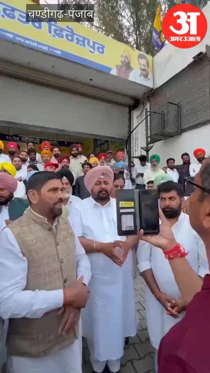 फिरोजपुर में आप विधायकों ने केजरीवाल को इंसाफ मिलने पर खुशी मनाई