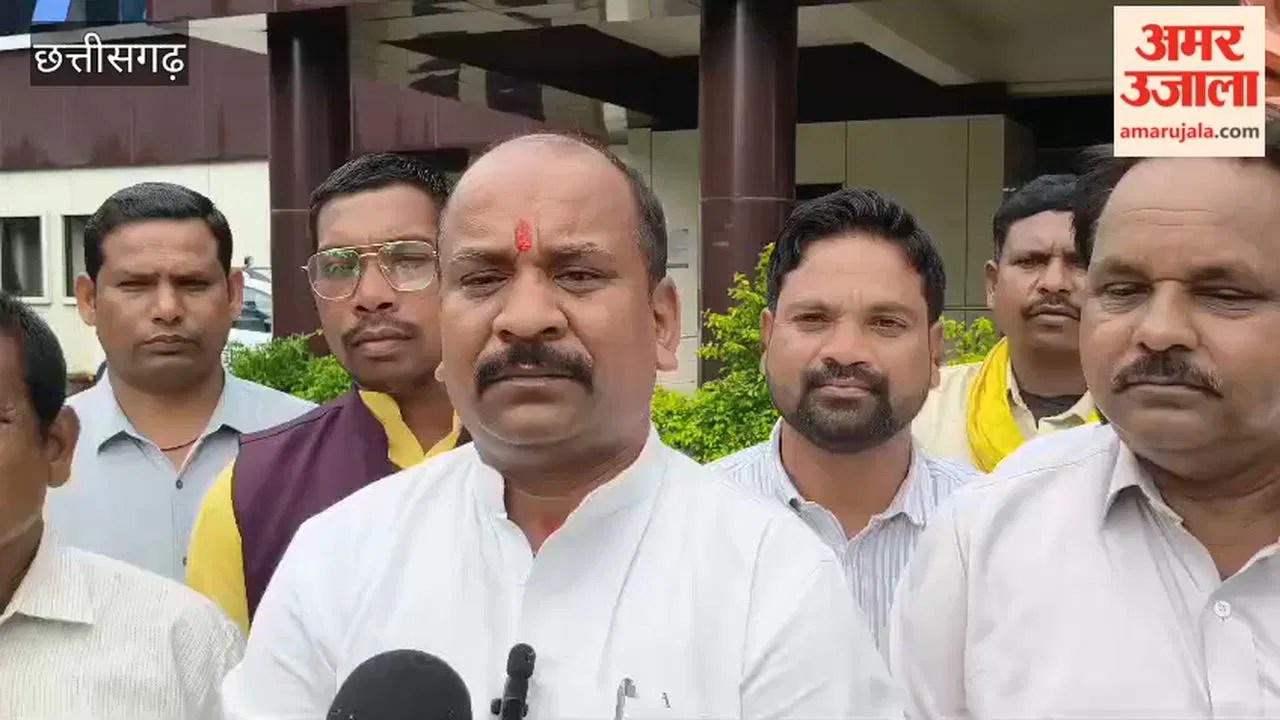 सीजी- कोरिया: बैकुंठपुर में पूजा पैकरा आत्महत्या मामला, सर्व आदिवासी समाज ने कलेक्टर और एसपी को सौंपा ज्ञापन – INA