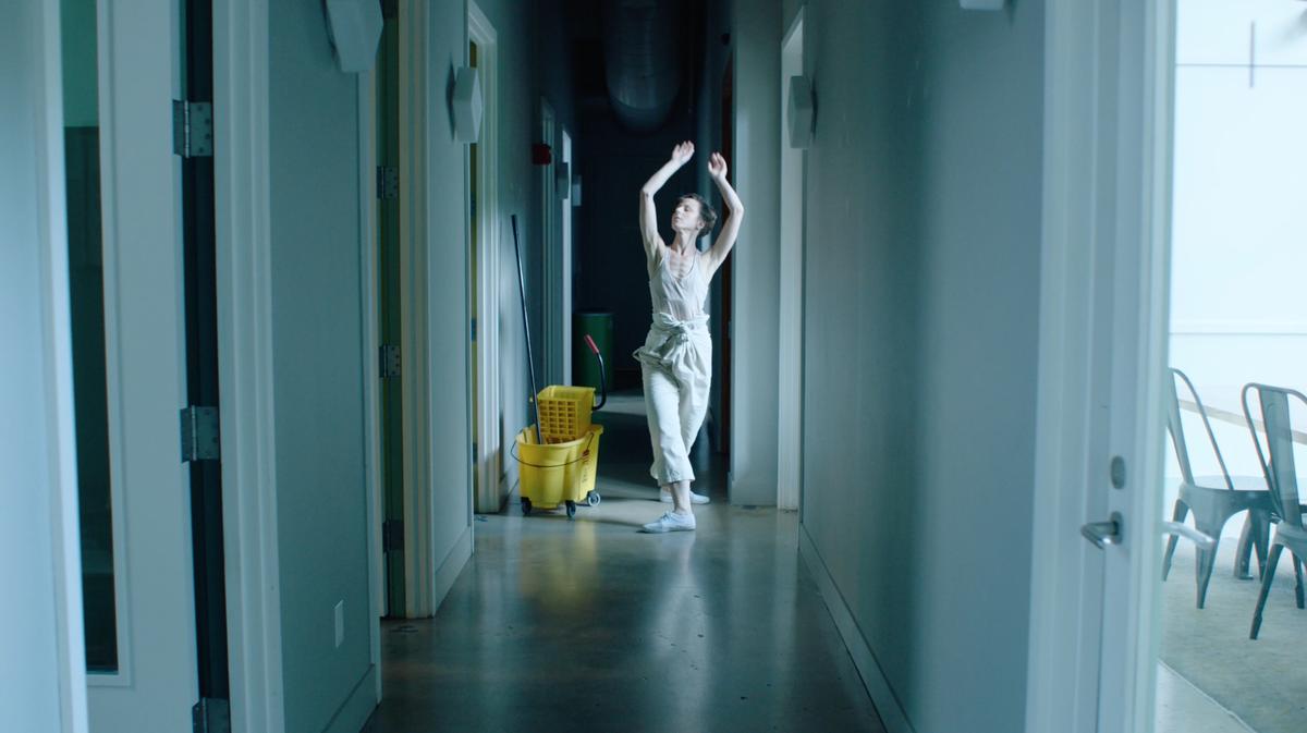 Cleaner traces the creative awakening of a maintenance worker. Her movements are framed within the routines of manual labor yet set against the work environment of the tech economy.