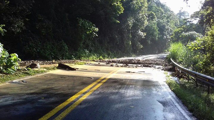 Cerrada la Autopista México-Tuxpan por deslave a la altura del Puente Gilberto Borja