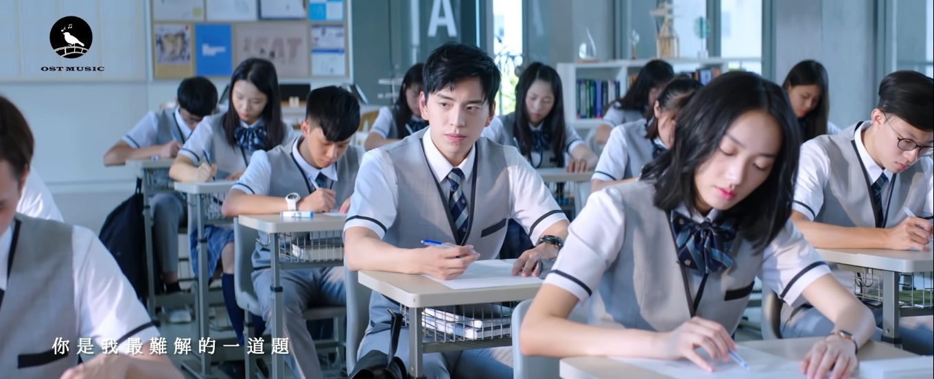 film fall in love first kiss