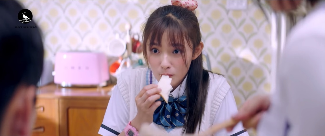 film fall in love first kiss