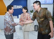 Direksi BRI Sapa Langsung Nasabah di Hari Pelanggan Nasional 2025