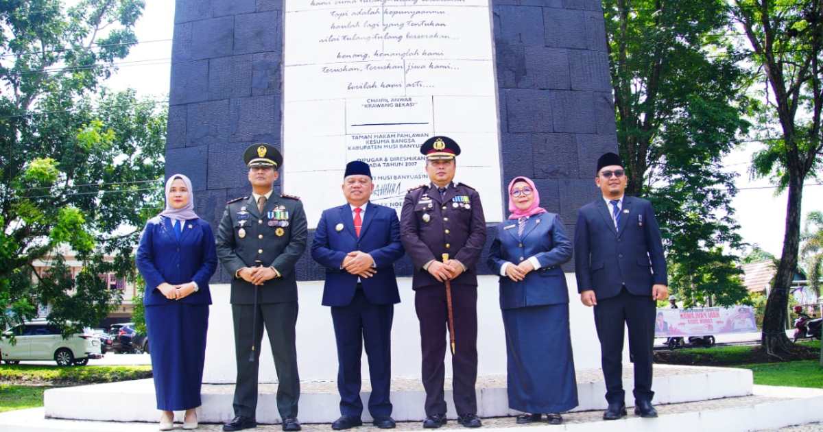 Peringatan Hari Pahlawan, Pj Bupati Sandi Fahlepi Ajak Warga Teladani Semangat Juang para Pahlawan