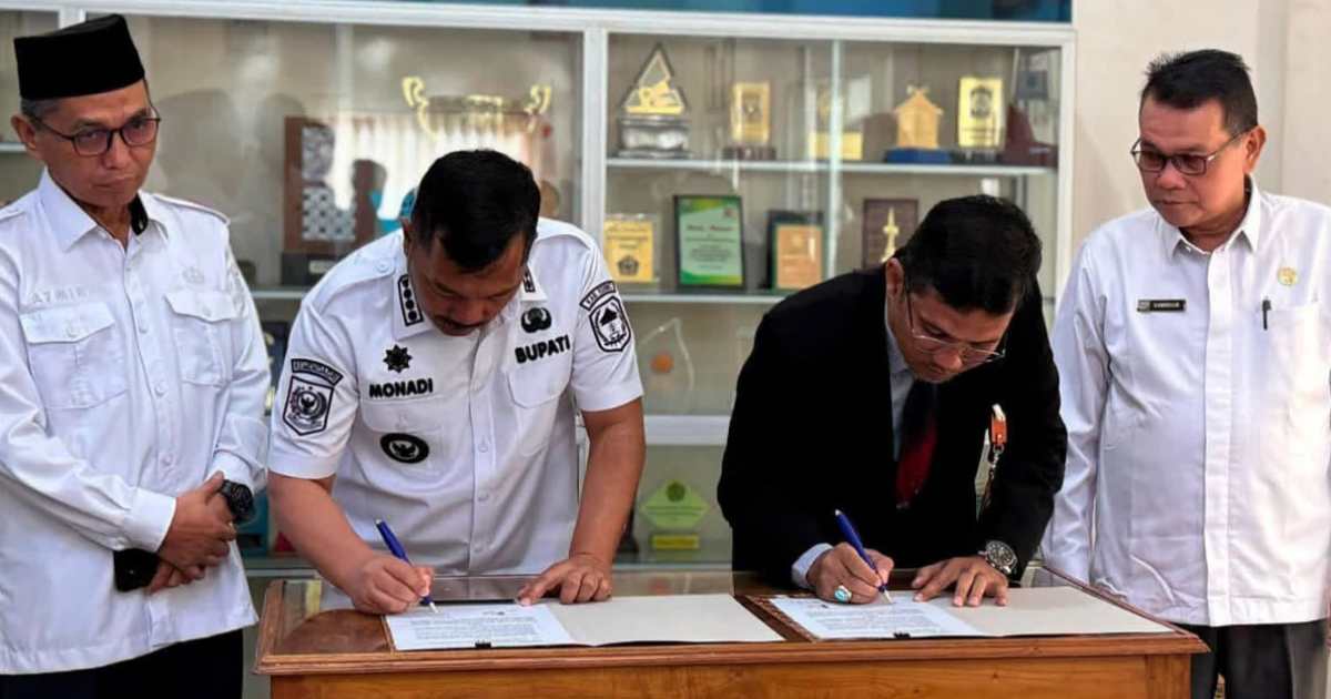 Bupati Kerinci Teken Dua MoU Strategis Bidang Lingkungan dan Pendidikan