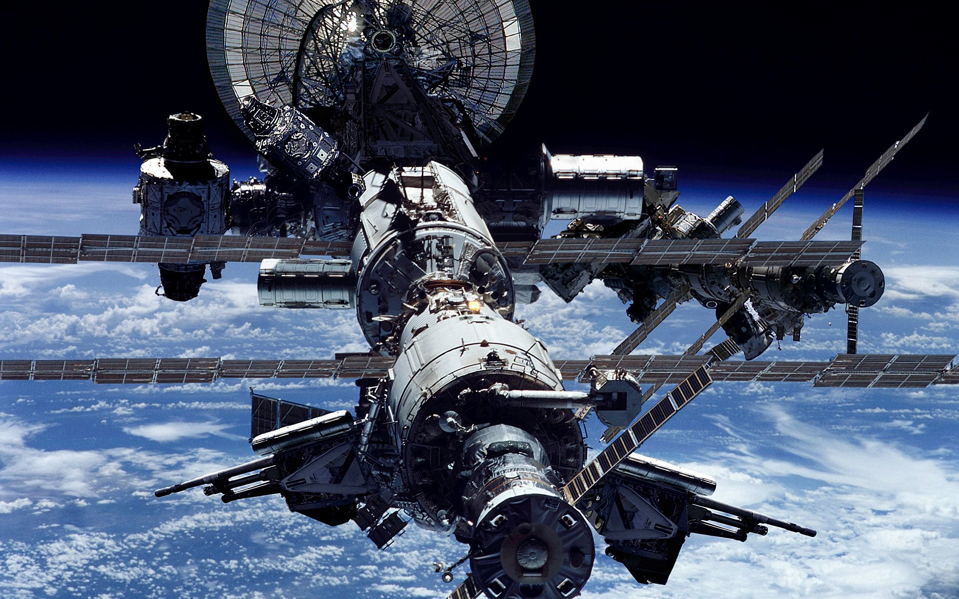 The international chamber of commerce (icc) is providing young people with the required tools and resources to succeed in the global economy of the future. Veja a Estação Espacial Internacional a olho nu - Pplware
