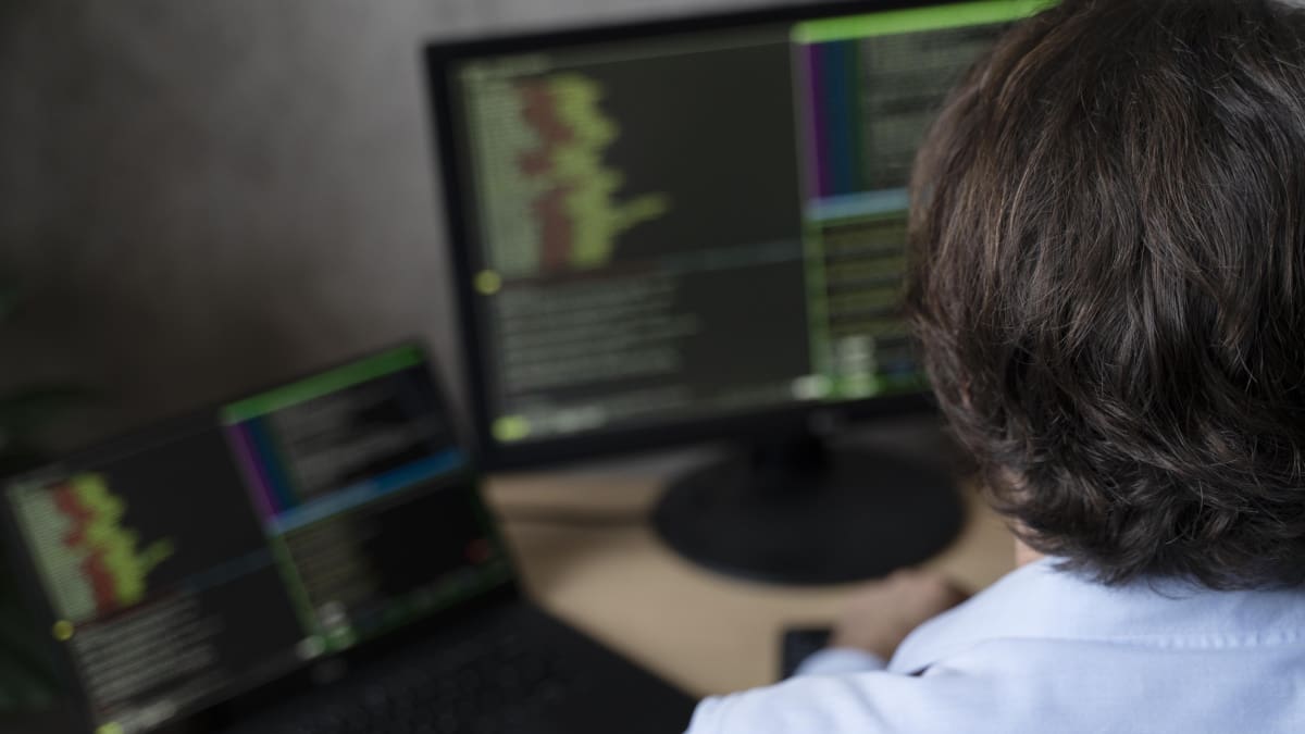 “Meta em Alerta: Caça aos Engenheiros! Oferta da OpenAI Agita o Mercado Tech!”