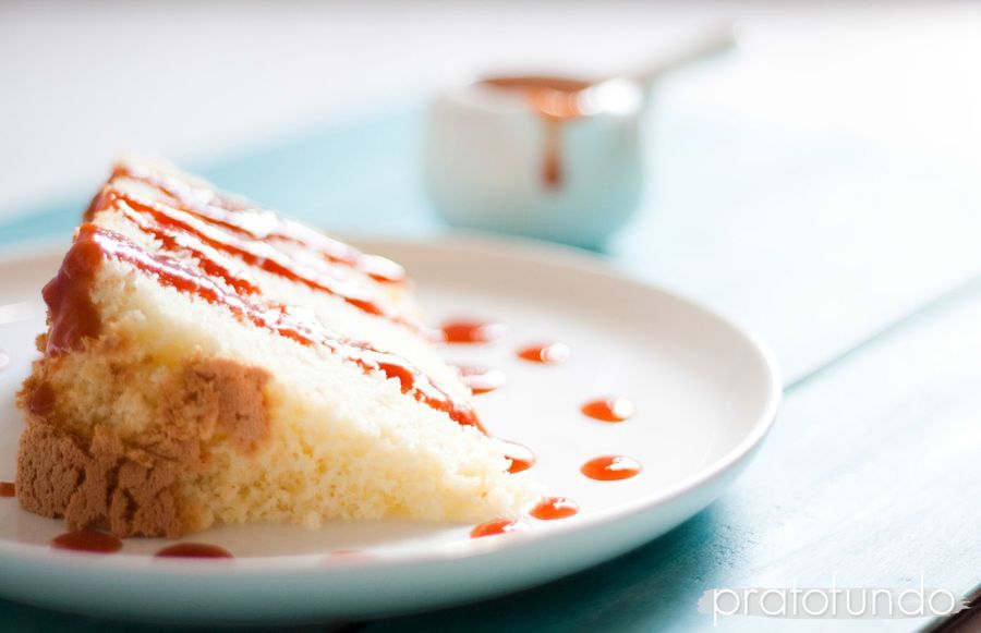 Bolo Chiffon Cake de Coco