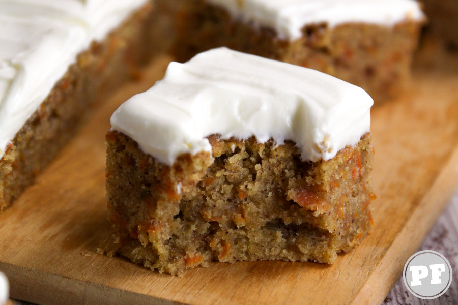 Carrot Cake: Bolo de Cenoura Americano com Cobertura de Cream Cheese